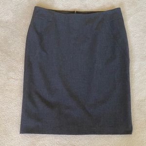 Pin stripe straight skirt w/ruffle detail on back